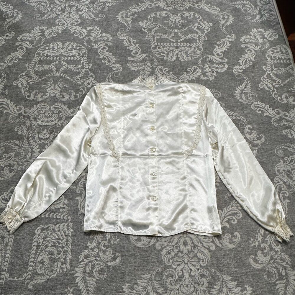 Sonya Ratay Women's Ivory Floral Embroidered Long Sleeve Blouse